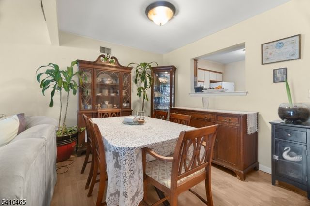 39 Oriole Ter, Hampton Twp., NJ 07860