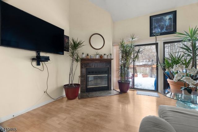 39 Oriole Ter, Hampton Twp., NJ 07860