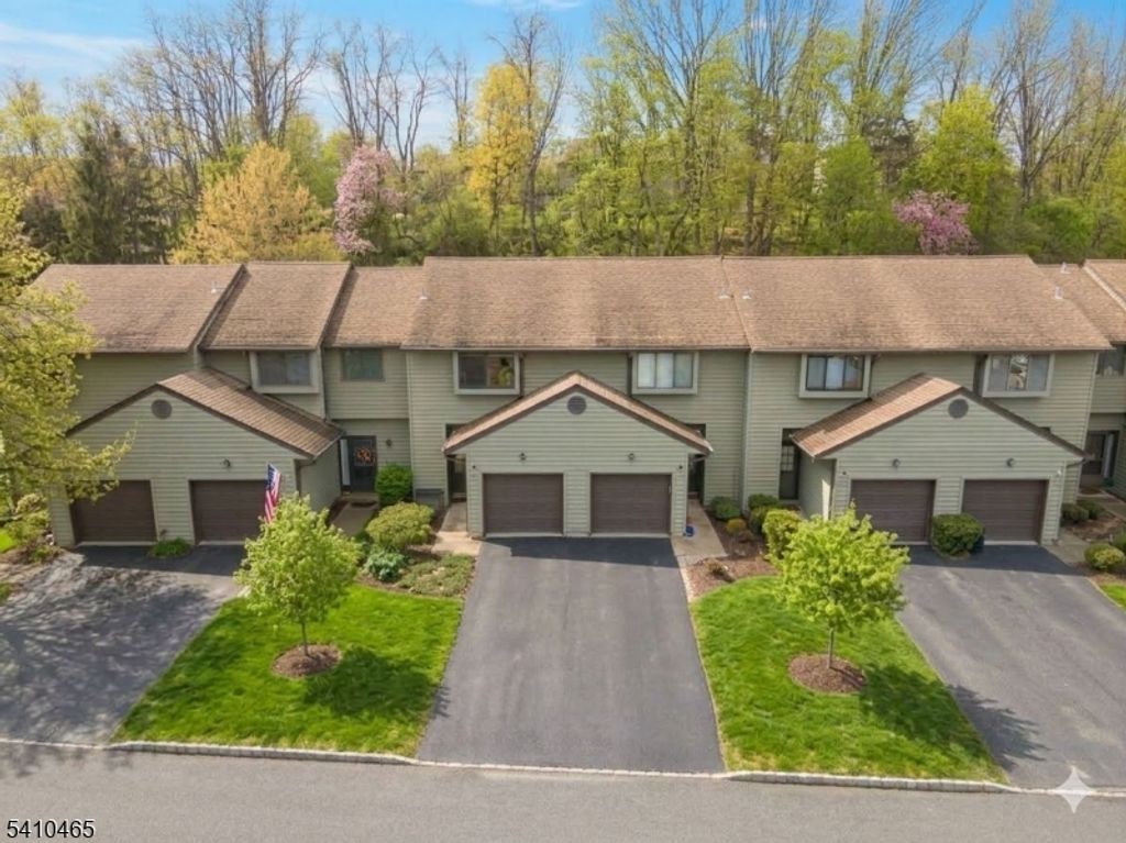 39 Oriole Ter, Hampton Twp., NJ 07860