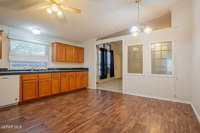 6111 SUN VALLEY Drive 121, El Paso, TX 79924