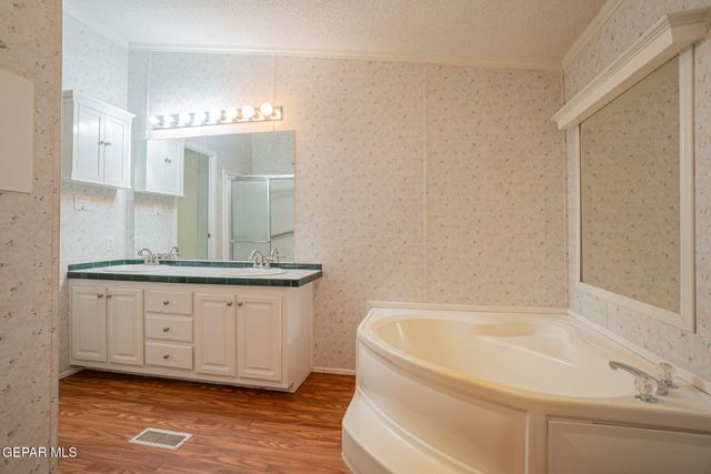 6111 SUN VALLEY Drive 121, El Paso, TX 79924