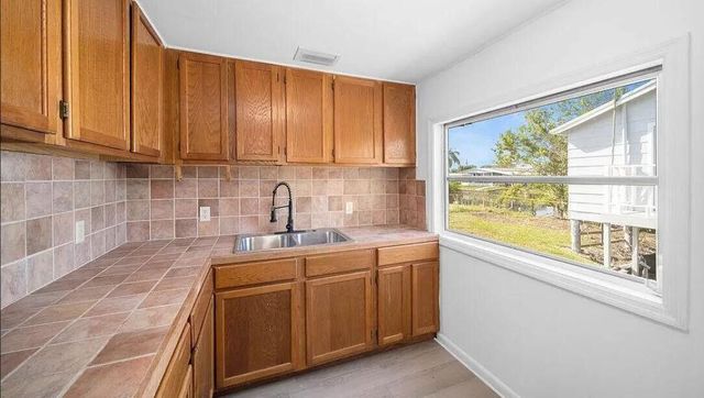 1520 Hunter Road, Okeechobee, FL 34974