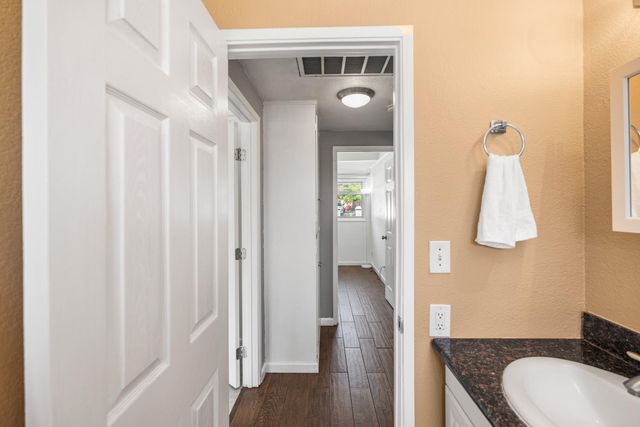 5625 Layton Dr, North Highlands, CA 95660