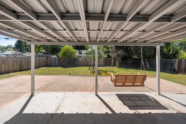 5625 Layton Dr, North Highlands, CA 95660