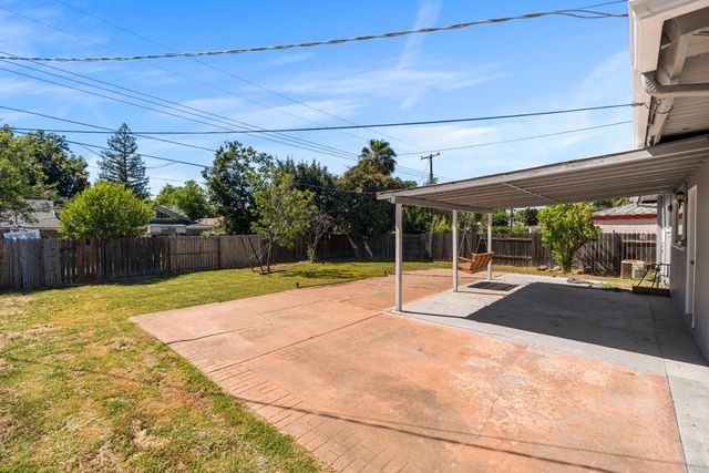 5625 Layton Dr, North Highlands, CA 95660