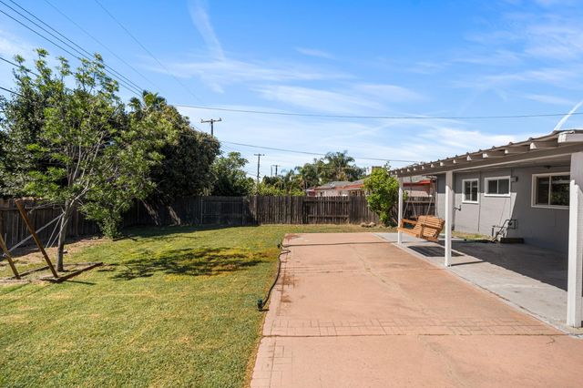 5625 Layton Dr, North Highlands, CA 95660