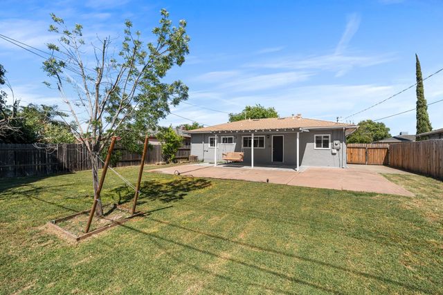 5625 Layton Dr, North Highlands, CA 95660