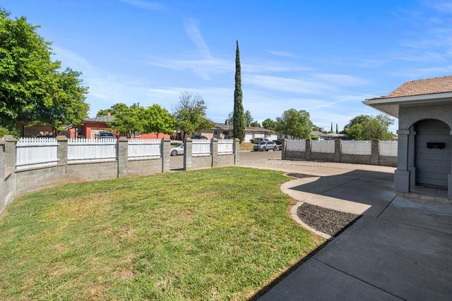 5625 Layton Dr, North Highlands, CA 95660