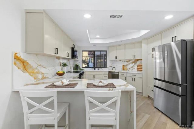 2533 Holly Valley Drive, Vista, CA 92084