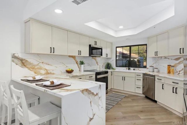 2533 Holly Valley Drive, Vista, CA 92084