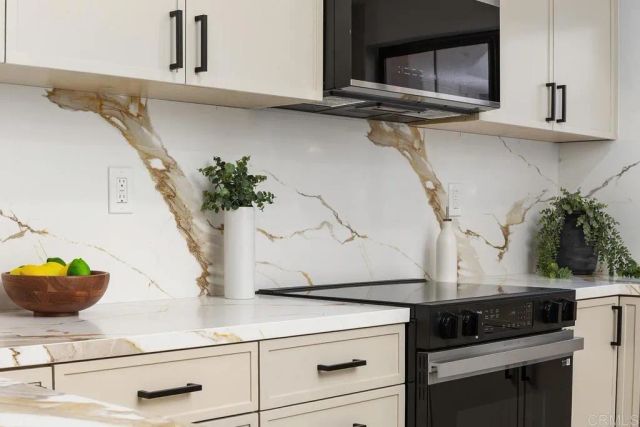 2533 Holly Valley Drive, Vista, CA 92084