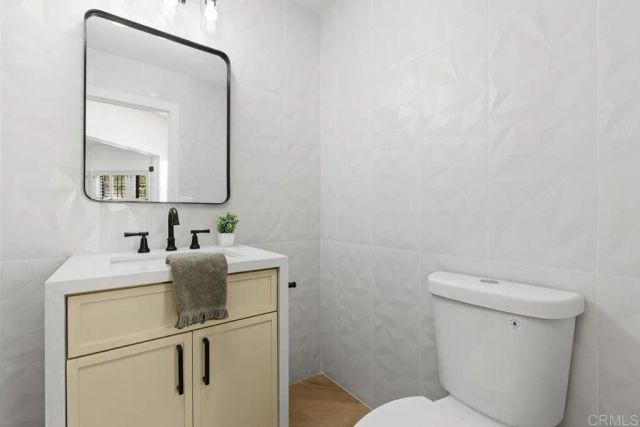 2533 Holly Valley Drive, Vista, CA 92084