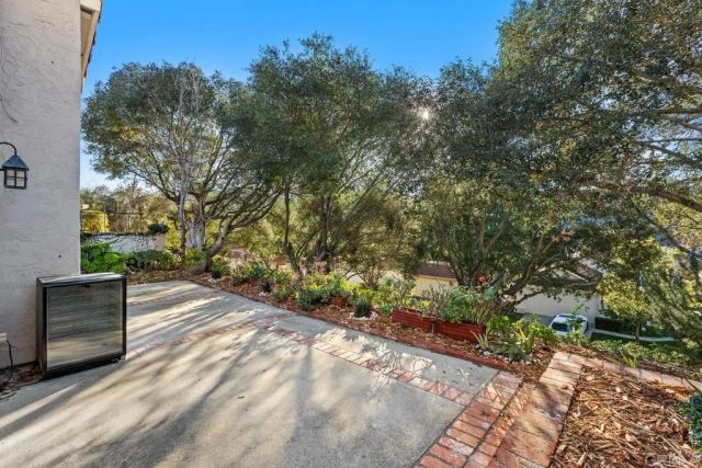 2533 Holly Valley Drive, Vista, CA 92084