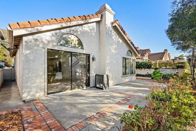 2533 Holly Valley Drive, Vista, CA 92084