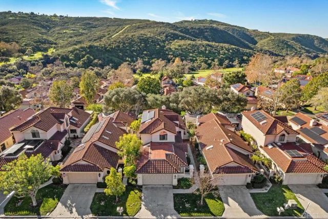2533 Holly Valley Drive, Vista, CA 92084