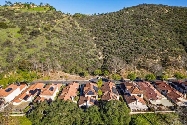 2533 Holly Valley Drive, Vista, CA 92084