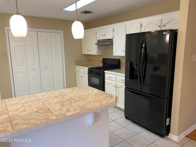 306 Burlington Avenue, Broussard, LA 70518