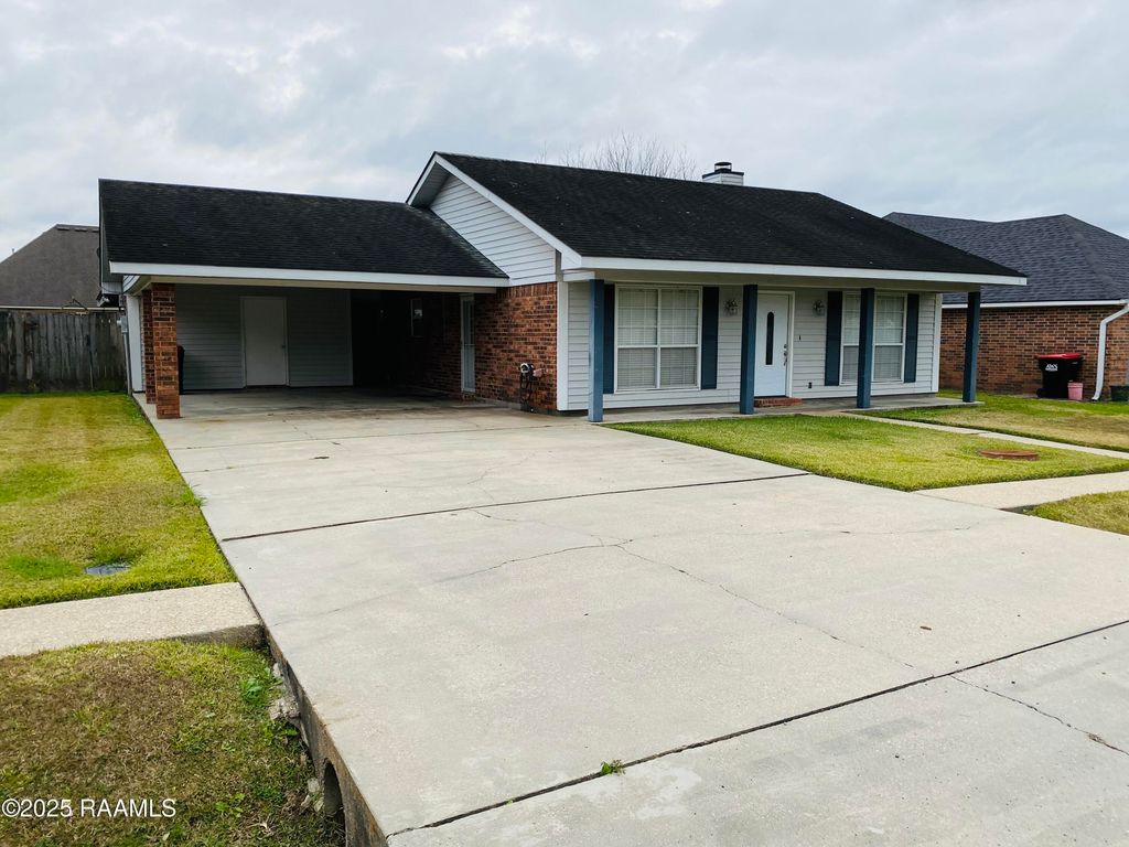 306 Burlington Avenue, Broussard, LA 70518