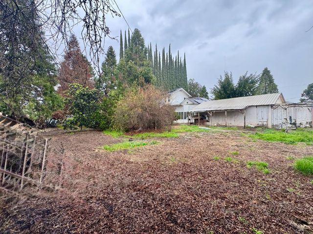 20745 S Pio Pico, Laton, CA 93242