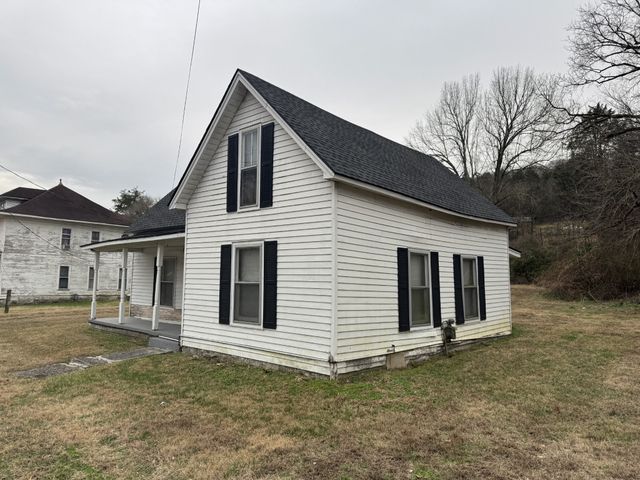 51 Riddleton Cir, Riddleton, TN 37151