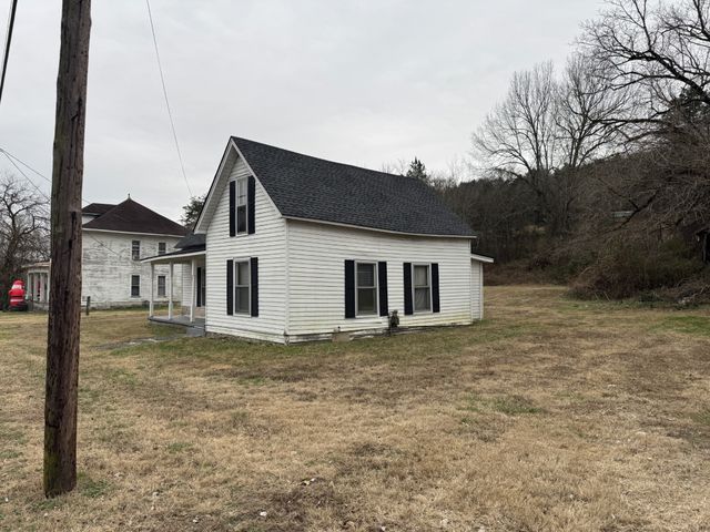 51 Riddleton Cir, Riddleton, TN 37151