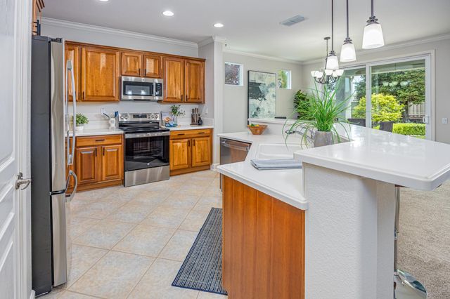 203 Harper Ct, Lincoln, CA 95648