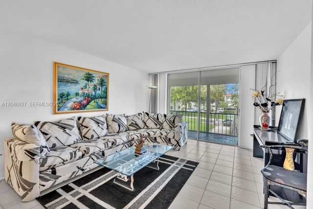 671 S Hollybrook Drive 209, Pembroke Pines, FL 33025