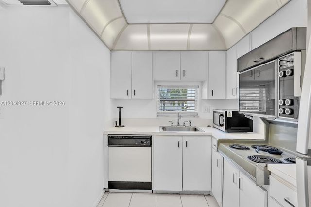 671 S Hollybrook Drive 209, Pembroke Pines, FL 33025