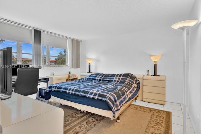 671 S Hollybrook Drive 209, Pembroke Pines, FL 33025