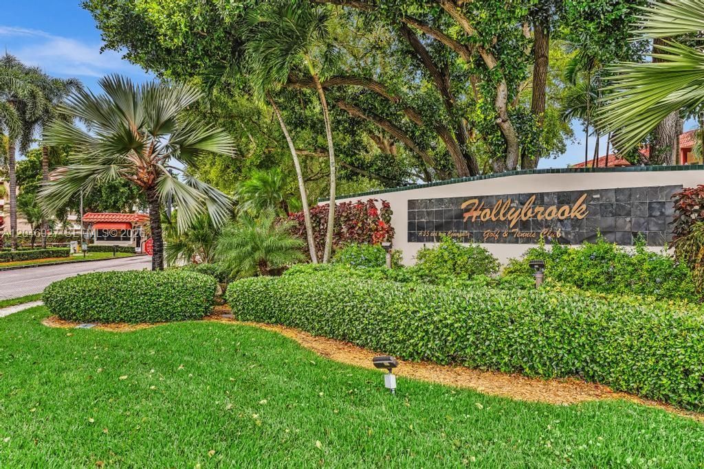 671 S Hollybrook Drive 209, Pembroke Pines, FL 33025
