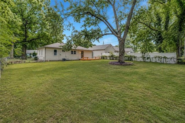 5408 W 72nd Street, Prairie Village, KS 66208