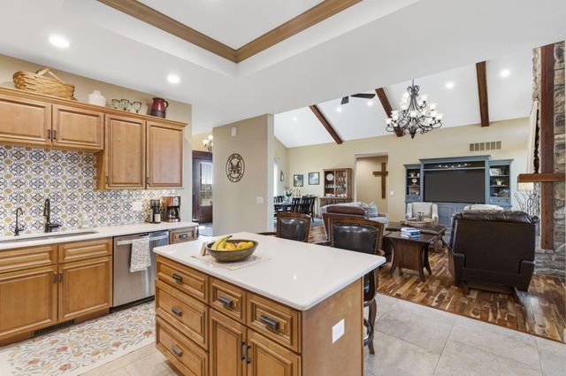 815 Forest View, Saddlebrooke, MO 65630