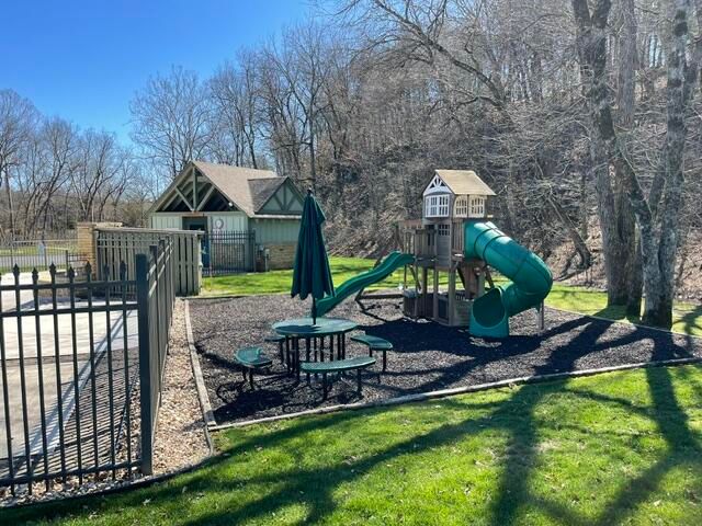 815 Forest View, Saddlebrooke, MO 65630