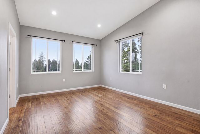13118 NE Newman Lake Rd, Newman Lake, WA 99025