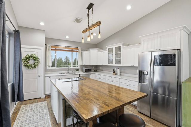 13118 NE Newman Lake Rd, Newman Lake, WA 99025
