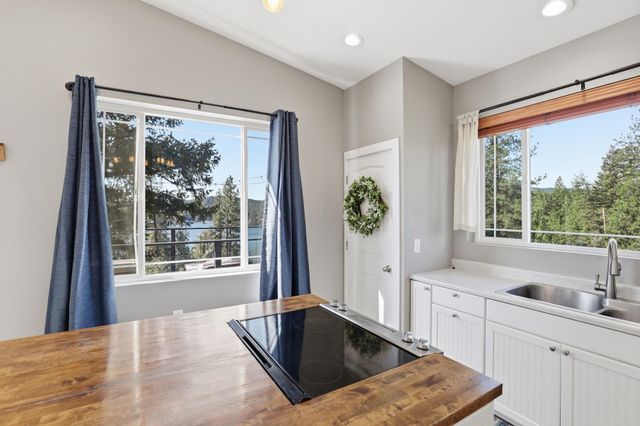 13118 NE Newman Lake Rd, Newman Lake, WA 99025