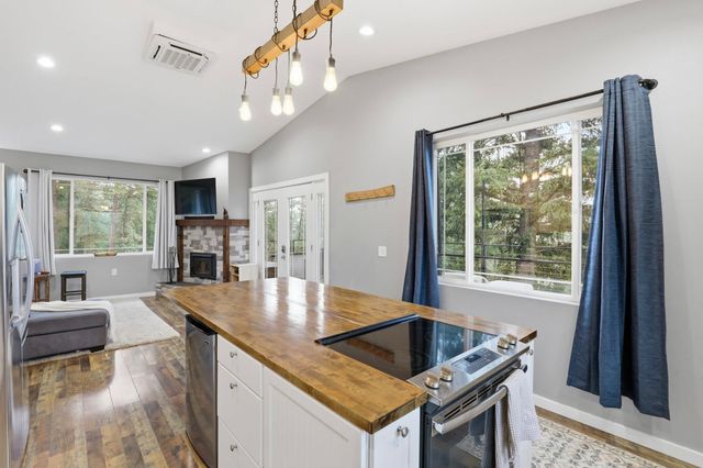 13118 NE Newman Lake Rd, Newman Lake, WA 99025