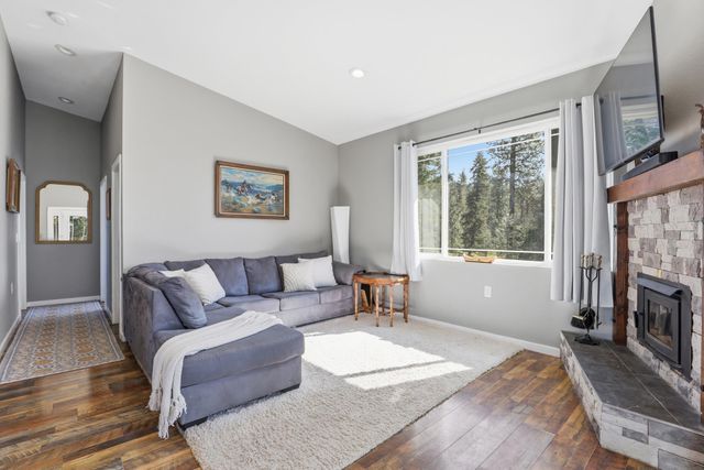 13118 NE Newman Lake Rd, Newman Lake, WA 99025