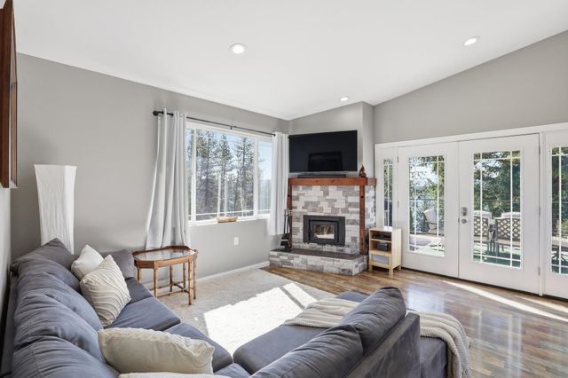 13118 NE Newman Lake Rd, Newman Lake, WA 99025