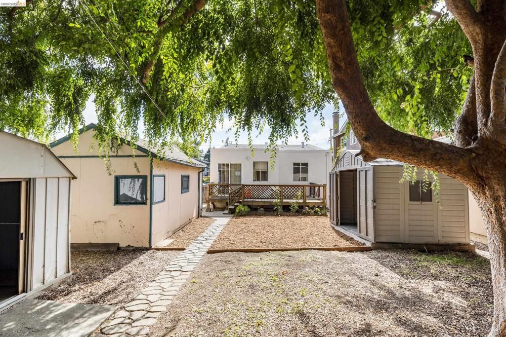 Image 18 of property listing at 1035 Pomona Ave, Albany, CA 94706
