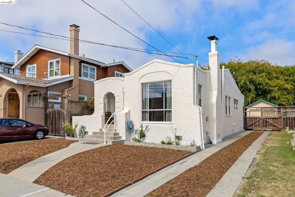 Image 25 of property listing at 1035 Pomona Ave, Albany, CA 94706