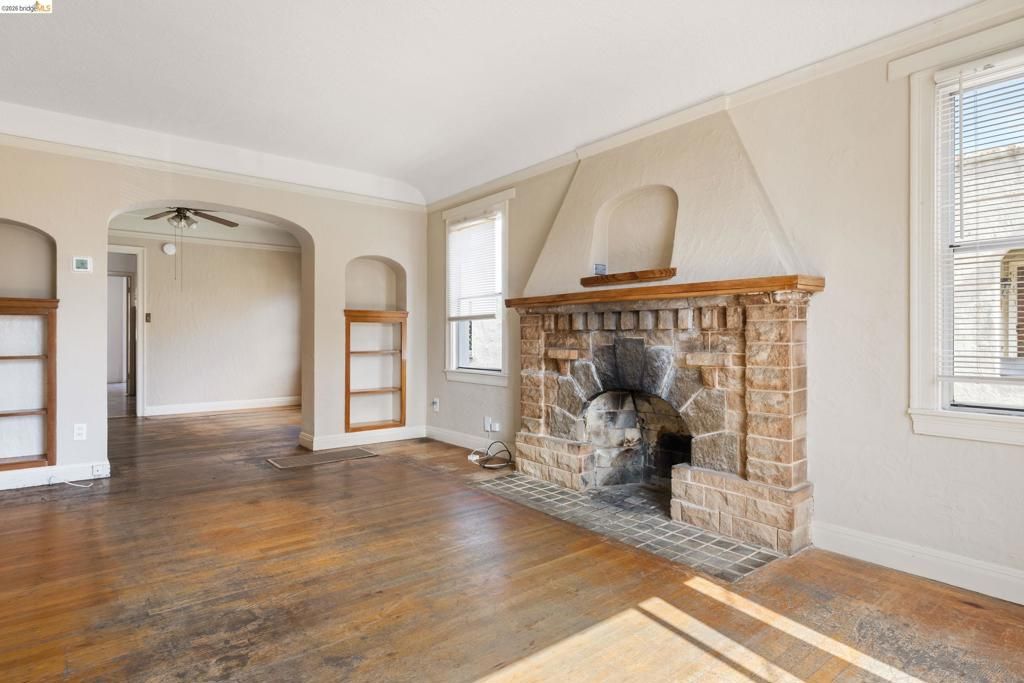Image 5 of property listing at 1035 Pomona Ave, Albany, CA 94706