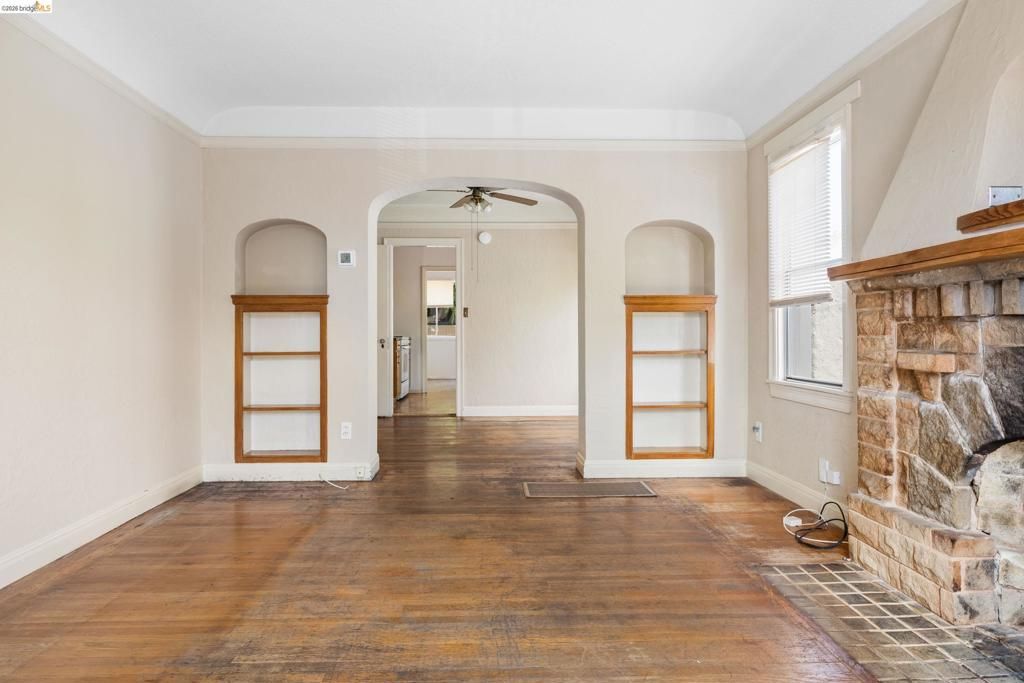 Image 6 of property listing at 1035 Pomona Ave, Albany, CA 94706