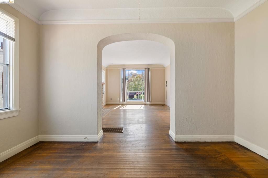 Image 8 of property listing at 1035 Pomona Ave, Albany, CA 94706