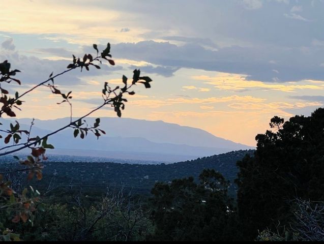 7 W Longview, Santa Fe, NM 87505