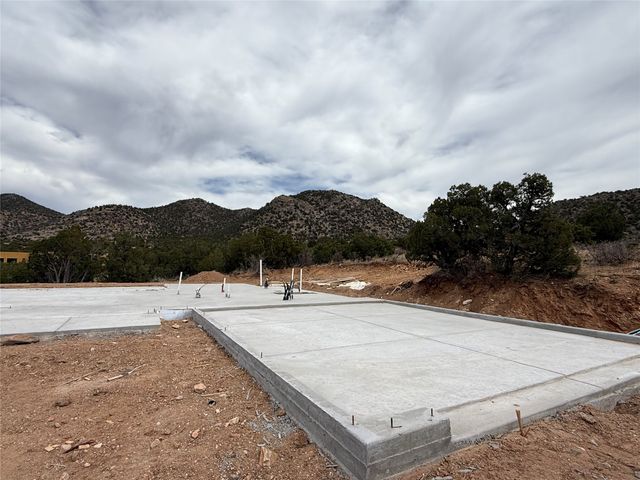 7 W Longview, Santa Fe, NM 87505