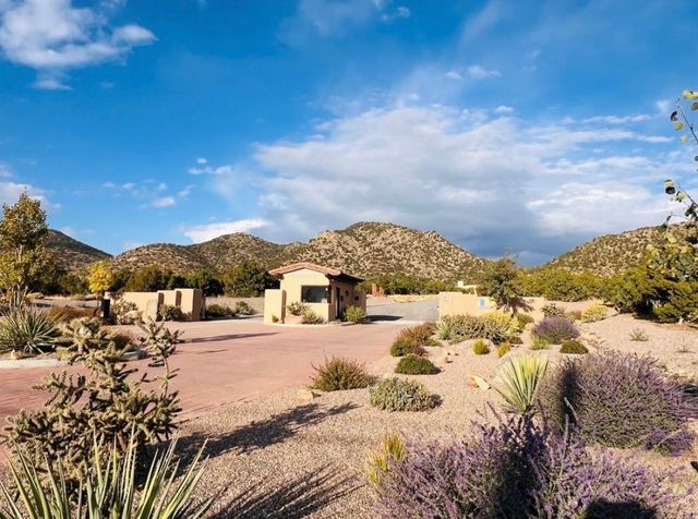 7 W Longview, Santa Fe, NM 87505