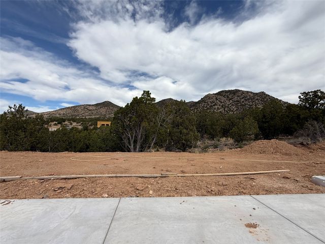 7 W Longview, Santa Fe, NM 87505