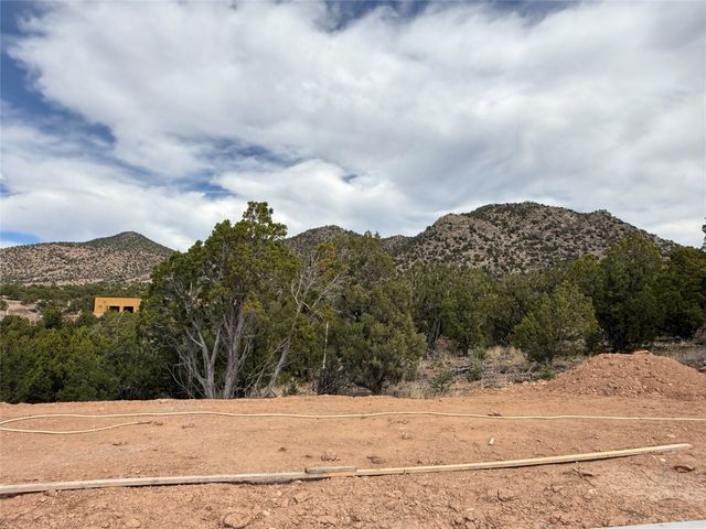 7 W Longview, Santa Fe, NM 87505