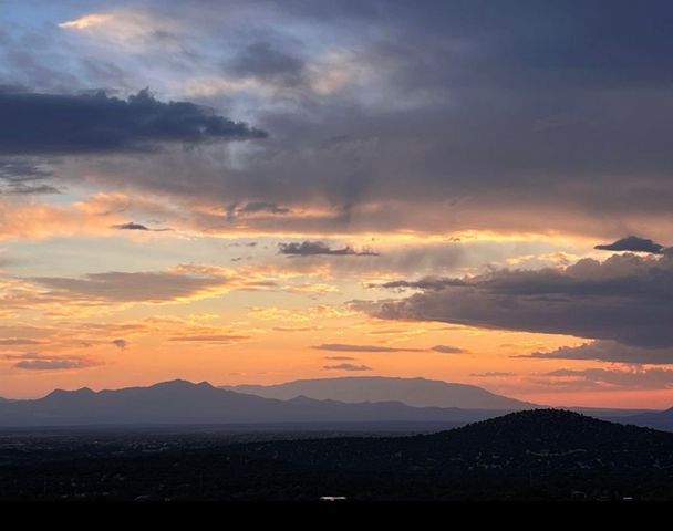 7 W Longview, Santa Fe, NM 87505